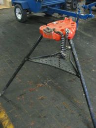 PIPE VISE / TRI-STAND